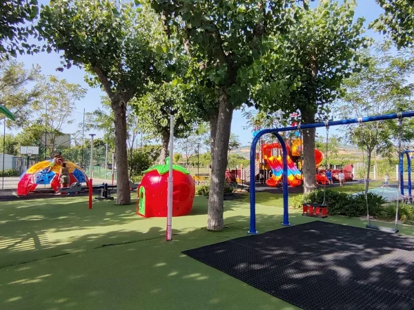 realizzazione villaggio e campeggio martinsicuro f6 area giochi outdoor